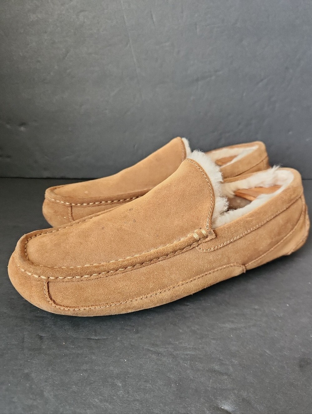 UGG Ascot Slipper Mens Size 10 Chestnut